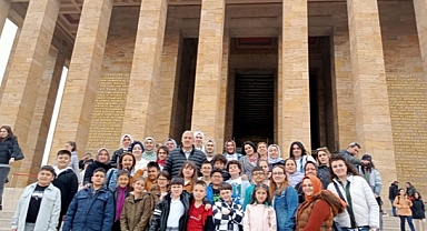 Öğrenciler 'Ata'nın Huzurunda