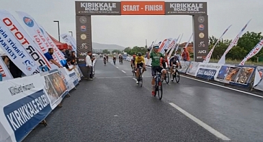 100 BİSİKLETÇİ BİRİNCİLİK PEDAL BASTI