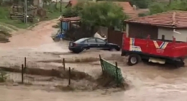 KIRIKKALE’DE DERELER TAŞTI, TARIM ARAZİLERİ SULAR ALTINDA KALDI