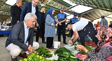 Vali Mehmet Makas Pazar Esnafını Ziyaret Etti