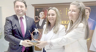Alparslan Türkeş'in kızı Ayyüce Türkeş 'Ülkücülerin Adresi İYİ Parti’dir