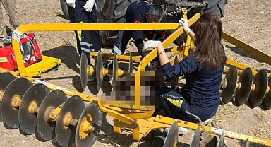 Traktör ızgarasının altında kalan çiftçi hayatını kaybetti