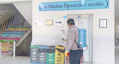 Okullar dezenfekte ediliyor