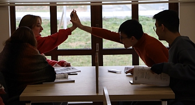 Tabiat Manzarası Eşliğinde Ders Çalışma İmkanı