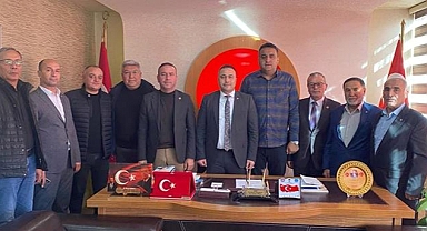 Tüm Belediyelere 3 Hilalli Bayrağı Dikeceğiz