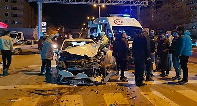 Kavşakta zincirleme kaza