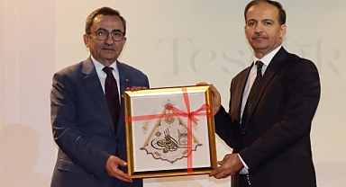 Biz iyiliği emredip, kötülükten sakındıran bir toplumuz 