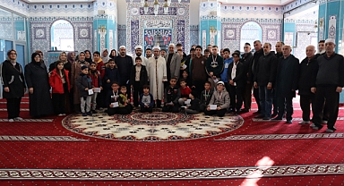 Camiyi Seviyoruz, Namazla Buluşuyoruz