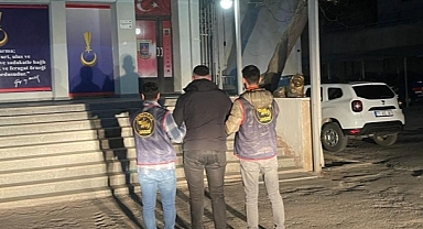 Karayolları tabelasına ateş eden şüpheli yakalandı 