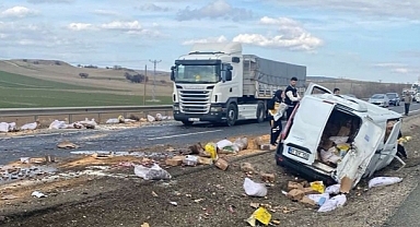 Metrelerce savrulan kamyonet su kanalına devrildi