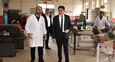 Millî Eğitim Müdürü Okullardan Çıkmıyor