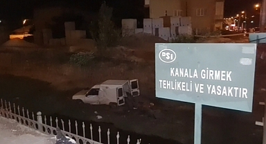 Kırıkkale'de trafoya çarpan araç dereye düştü