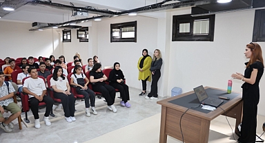 LGS kampına alınan öğrencilere seminer verildi 