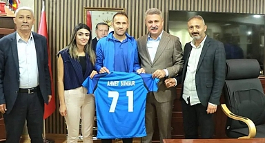 YAHŞİHAN BELEDİYE BAŞKAN SUNGUR GENÇ SPORCULARI MUTLU ETTİ