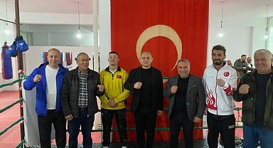 GELECEĞİN BOKSÖRLERİNİ YETİŞTİRİYOR
