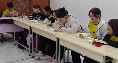 ÖĞRENCİLERİN KİTAP SEVGİSİ