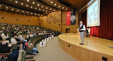 REKTÖR ASLAN ÖĞRENCİLERLE BULUŞTU
