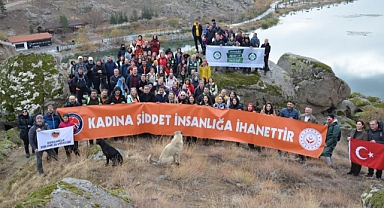 ŞİDDETE DUR DEMEK İÇİN SAATLERCE YÜRÜDÜLER