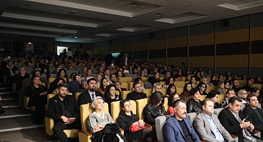 DEK KOLEJİ MUHTEŞEM GECE YAŞATTI