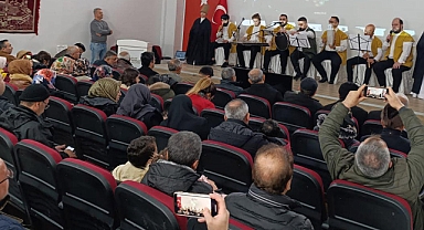 İLAHİLER EŞLİĞİNDE ANILDI