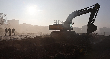 Pevrul Kavlak Kreşi İçin İlk Kazma Vuruldu
