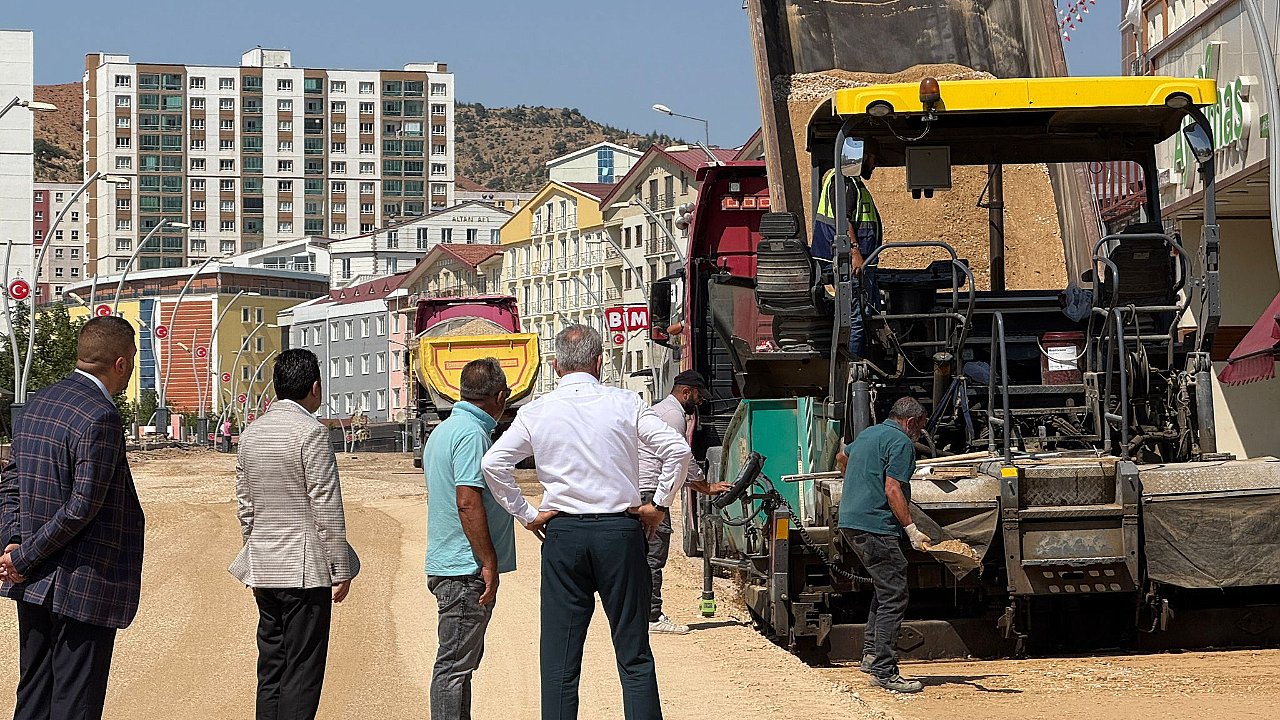 Başkan Sungur, Devlet Bahçeli Bulvarı’ndaki Çalışmaları Yerinde İnceledi