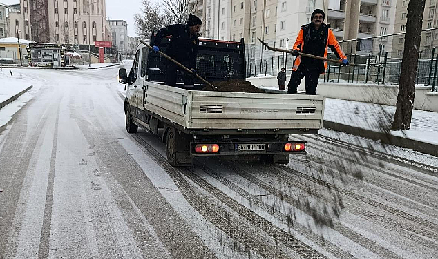 kar yağışı başladı, belediye ekipleri sahada
