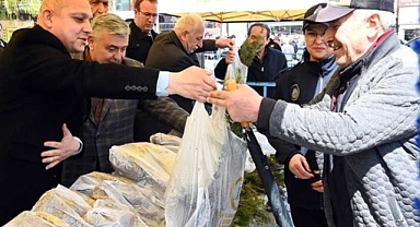 Kırıkkale Belediyesi 20 bin ücretsiz çam fidanı dağıttı