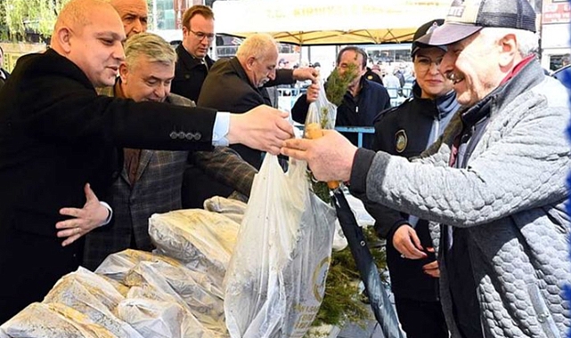 Kırıkkale Belediyesi 20 bin ücretsiz çam fidanı dağıttı